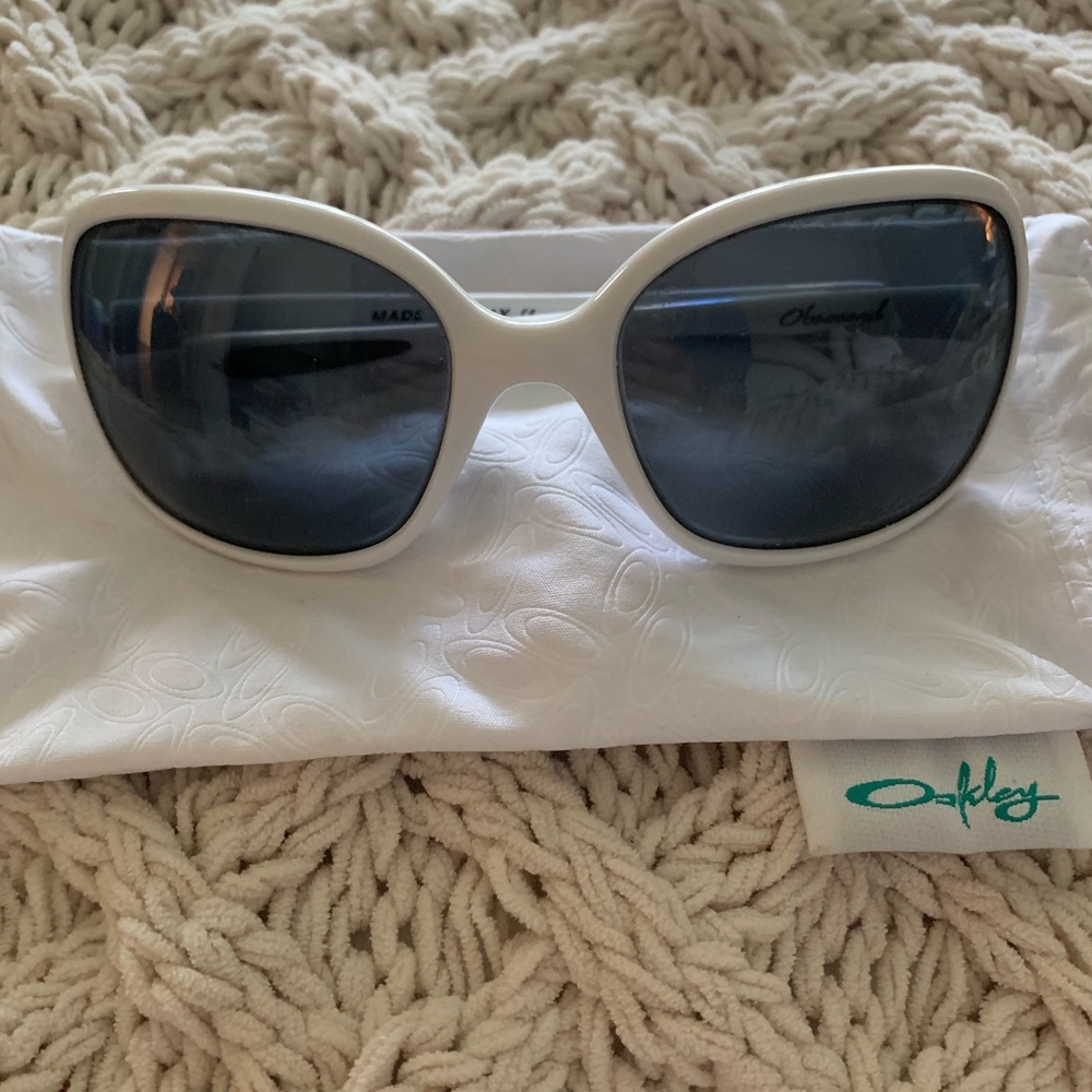 Oakley Obsessed Sunglasses
